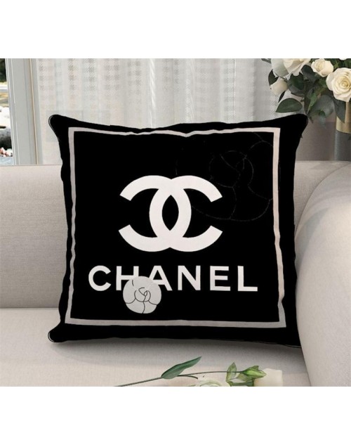 Chanel car pillow waist pillow round black and white embrace pillowcase 45*45cm