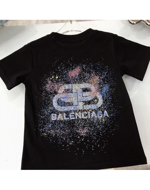 Balenciaga T-shirt Product Code：D-OYA-BALEN-80007When confirming stock and placing an order on whatsapp, please tell us the Product Code