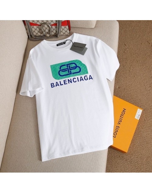 Balenciaga T-shirt Product Code：D-OYA-BALEN-80009When confirming stock and placing an order on whatsapp, please tell us the Product Code