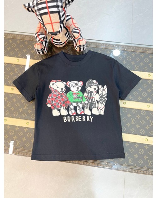 Burberry T-shirt Product Code：D-OYA-BUR-80010When confirming stock and placing an order on whatsapp, please tell us the Product Code