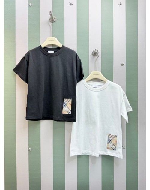 Burberry T-shirt Product Code：D-OYA-BUR-80011When confirming stock and placing an order on whatsapp, please tell us the Product Code