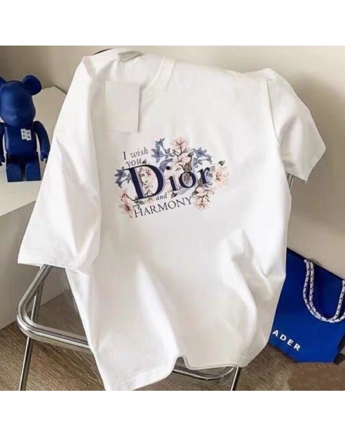 Dior T-shirt Product Code：D-OYA-DIO-80018When confirming stock and placing an order on whatsapp, please tell us the Product Code