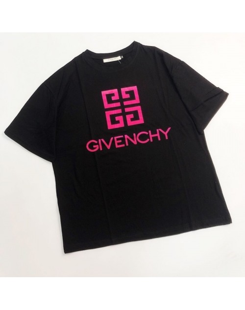 Givenchy T-shirt Product Code：D-OYA-GG-80046When confirming stock and placing an order on whatsapp, please tell us the Product Code