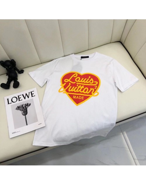 Lv T-shirt Product Code：D-OYA-LV-80064When confirming stock and placing an order on whatsapp, please tell us the Product Code