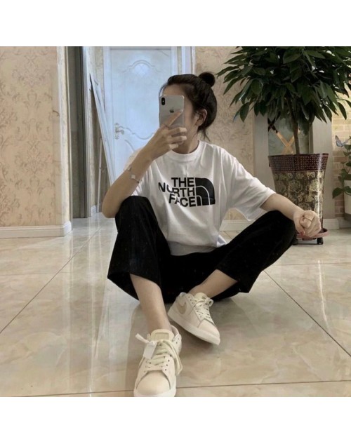 THE NORTH FACE T-shirt Product Code：D-OYA-LV-80070When confirming stock and placing an order on whatsapp, please tell us the Product Code