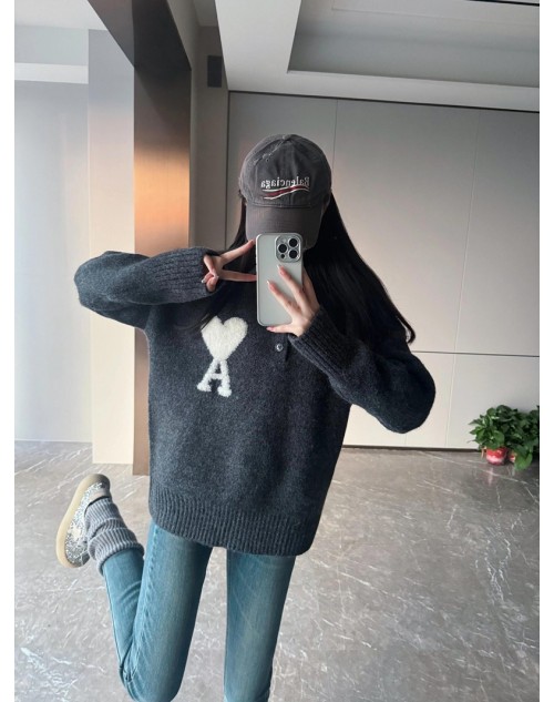 AMI PARISSweatshirt jacket Product Code：X-LI-AMI-59022When confirming stock and placing an order on whatsapp, please tell us the Product Code