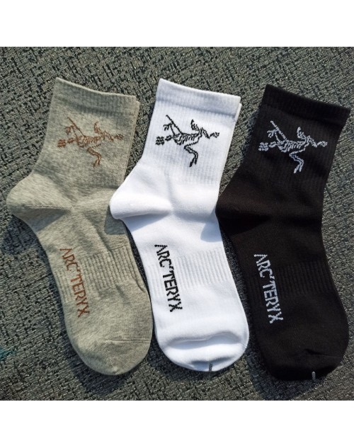 ARC'TERYX Socks Product Code：X-LI-ARC-58884When confirming stock and placing an order on whatsapp, please tell us the Product Code
