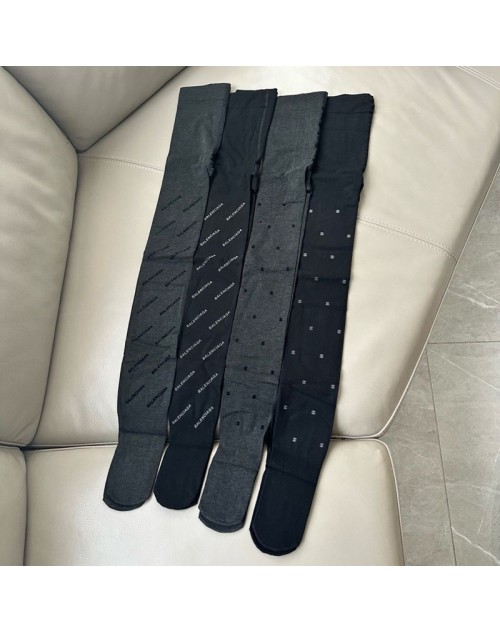 Balenciaga Socks Product Code：X-LI-BAL-59205When confirming stock and placing an order on whatsapp, please tell us the Product Code