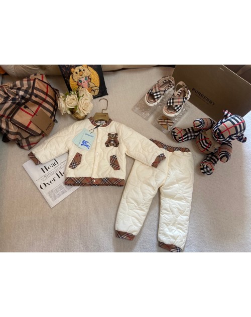 Burberry Children´s clothing Product Code：X-LI-BUR-58951When confirming stock and placing an order on whatsapp, please tell us the Product Code