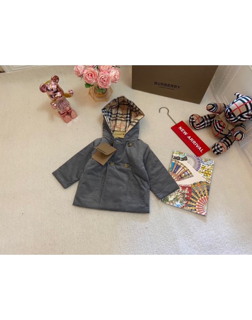Burberry Children´s clothing Product Code：X-LI-BUR-59070When confirming stock and placing an order on whatsapp, please tell us the Product Code