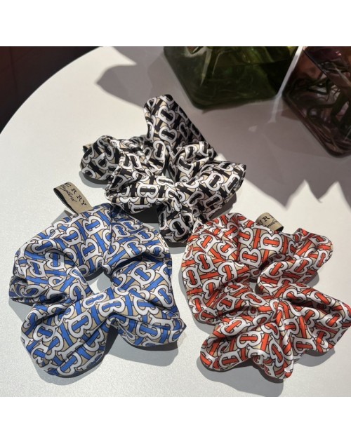 Burberry Hair accessories Product Code：X-LI-BUR-59183When confirming stock and placing an order on whatsapp, please tell us the Product Code