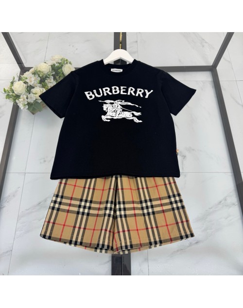 Burberry Children´s clothing Product Code：X-LI-BUR-59319When confirming stock and placing an order on whatsapp, please tell us the Product Code