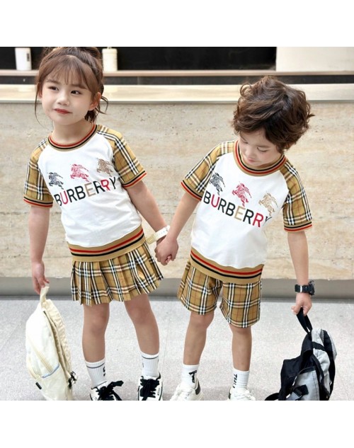 Burberry Children´s clothing Product Code：X-LI-BUR-59440When confirming stock and placing an order on whatsapp, please tell us the Product Code