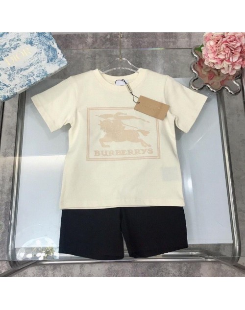 Burberry Children´s clothing Product Code：X-LI-BUR-59644When confirming stock and placing an order on whatsapp, please tell us the Product Code