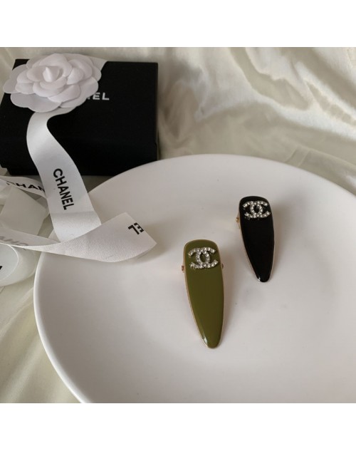Chanel Hair accessories Product Code：X-LI-BUR-59657When confirming stock and placing an order on whatsapp, please tell us the Product Code