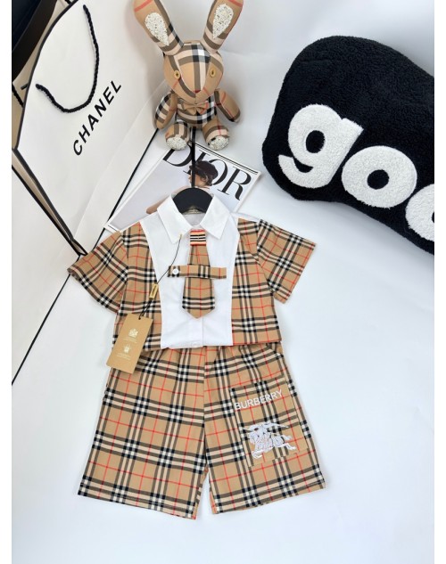 Burberry Children´s clothing Product Code：X-LI-BUR-59706When confirming stock and placing an order on whatsapp, please tell us the Product Code