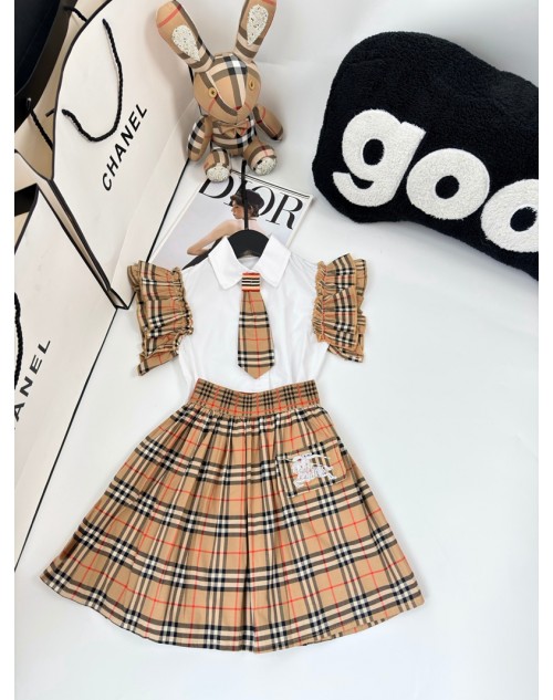 Burberry Children´s clothing Product Code：X-LI-BUR-59707When confirming stock and placing an order on whatsapp, please tell us the Product Code