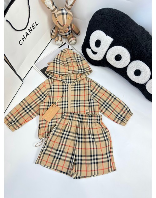 Burberry Children´s clothing Product Code：X-LI-BUR-59709When confirming stock and placing an order on whatsapp, please tell us the Product Code