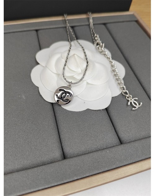 Chanel necklace silver fragrance fashion present