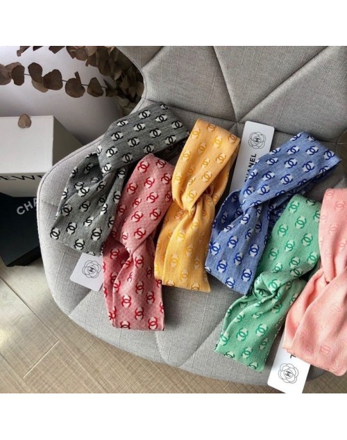 Chanel Hair accessories Product Code：X-LI-CHA-59026When confirming stock and placing an order on whatsapp, please tell us the Product Code