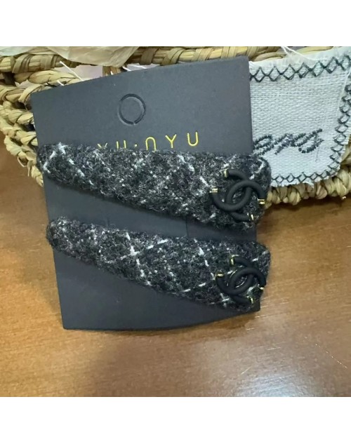 Chanel Hair accessories Product Code：X-LI-CHA-59109When confirming stock and placing an order on whatsapp, please tell us the Product Code