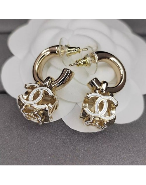 Chanel Earring Product Code：X-LI-CHA-59117When confirming stock and placing an order on whatsapp, please tell us the Product Code