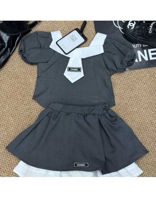 Chanel Children´s clothing Product Code：X-LI-CHA-59604When confirming stock and placing an order on whatsapp, please tell us the Product Code