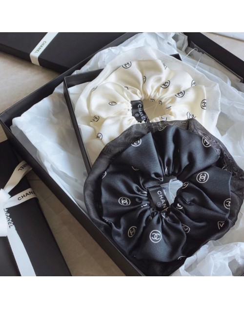 Chanel Hair accessories Product Code：X-LI-CHA-59652When confirming stock and placing an order on whatsapp, please tell us the Product Code