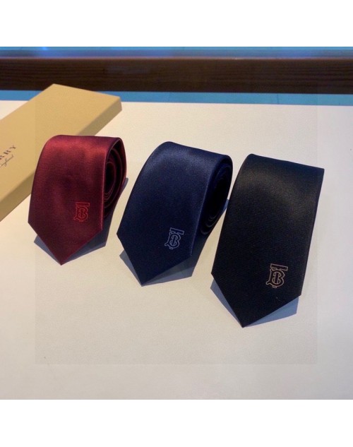 Burberry Mask Product Code：X-LI-DBUR-59351When confirming stock and placing an order on whatsapp, please tell us the Product Code