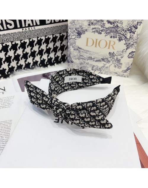 Dior Hair accessories Product Code：X-LI-DIO-58917When confirming stock and placing an order on whatsapp, please tell us the Product Code