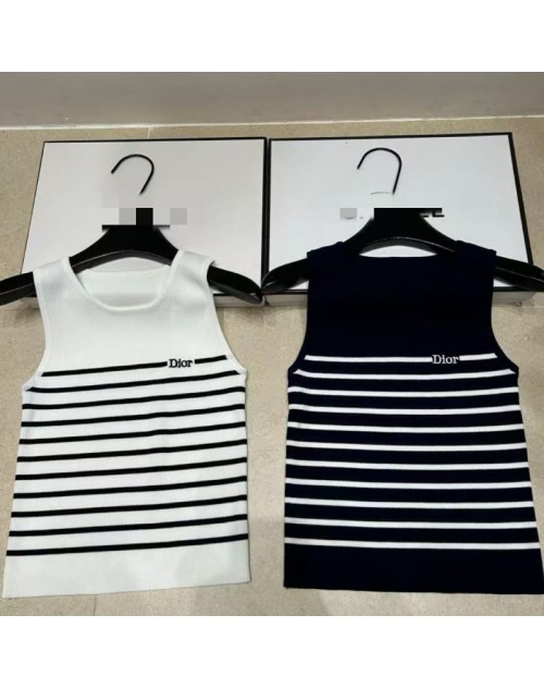 Dior T-shirt Product Code：X-LI-DIO-59699When confirming stock and placing an order on whatsapp, please tell us the Product Code