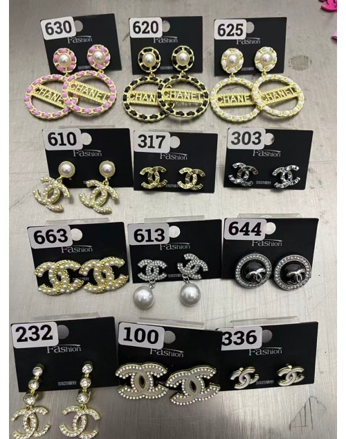 Chanel Earring Product Code：X-LI-DIO-CHA-59394-8When confirming stock and placing an order on whatsapp, please tell us the Product Code
