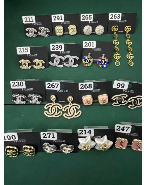 Chanel Earring Product Code：X-LI-DIO-CHA-59394When confirming stock and placing an order on whatsapp, please tell us the Product Code