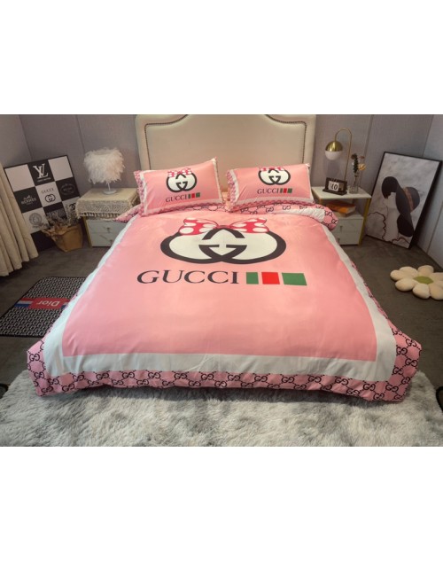 Gucci Bedding Product Code：X-LI-GG-59490When confirming stock and placing an order on whatsapp, please tell us the Product Code