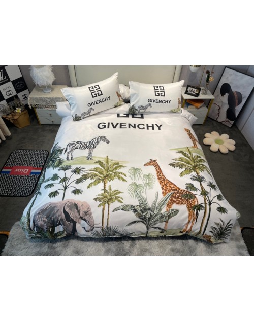 Givenchy Bedding Product Code：X-LI-GIV-59496When confirming stock and placing an order on whatsapp, please tell us the Product Code