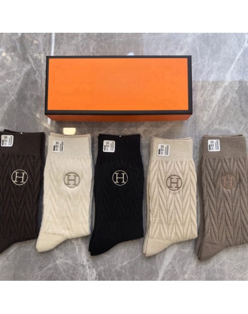 Hermes Socks Product Code：X-LI-HER-59140When confirming stock and placing an order on whatsapp, please tell us the Product Code