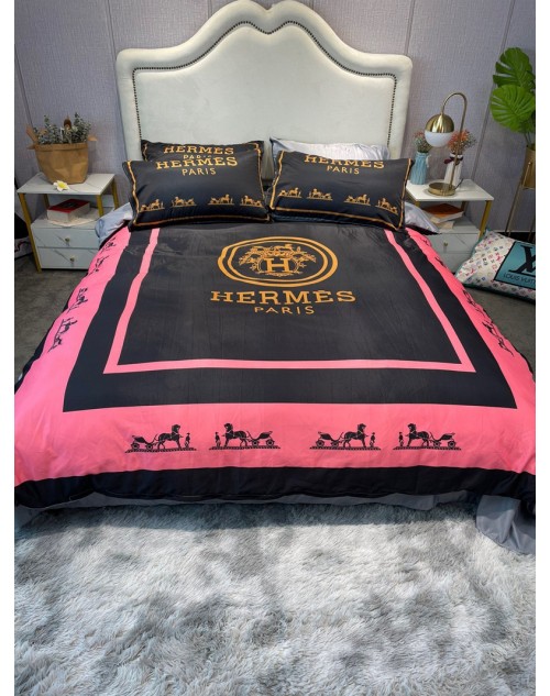 Hermes Bedding Product Code：X-LI-HER-59507When confirming stock and placing an order on whatsapp, please tell us the Product Code