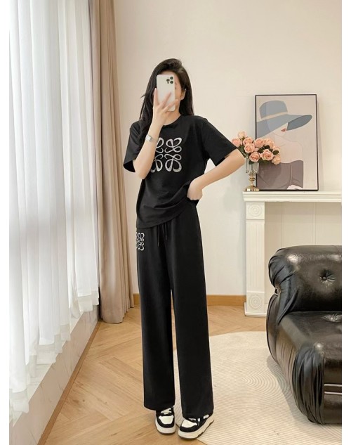 LOEWE T-shirt Product Code：X-LI-LOE-59219When confirming stock and placing an order on whatsapp, please tell us the Product Code