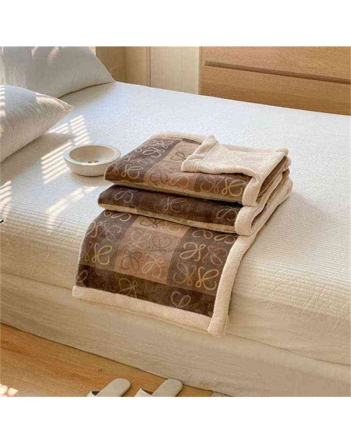  Loewe New thickened blanket nap air conditioning cover 150*200cm 