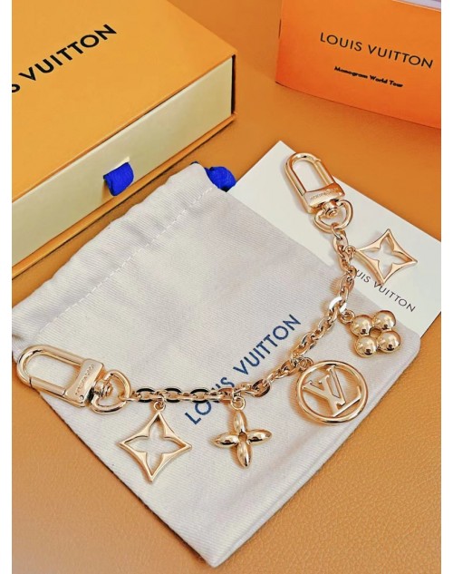 Lv Key Chain Product Code：X-LI-LV-59136When confirming stock and placing an order on whatsapp, please tell us the Product Code