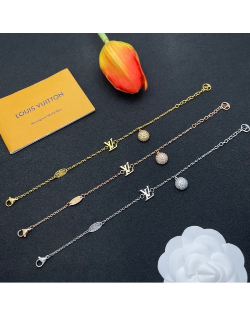 Lv Bracelet Product Code：X-LI-LV-59243When confirming stock and placing an order on whatsapp, please tell us the Product Code