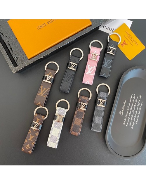 Lv Key Chain Product Code：X-LI-LV-59418When confirming stock and placing an order on whatsapp, please tell us the Product Code