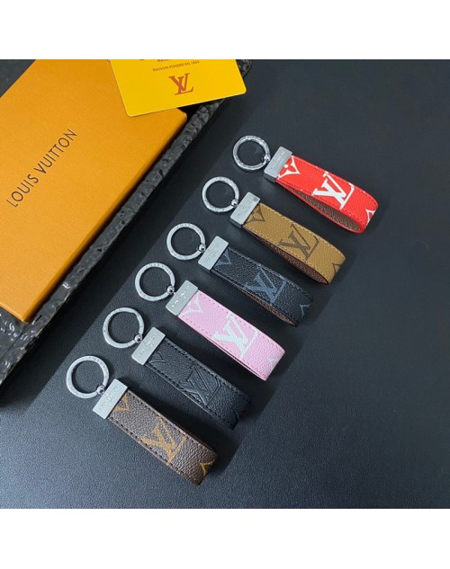 Lv Key Chain Product Code：X-LI-LV-59422When confirming stock and placing an order on whatsapp, please tell us the Product Code