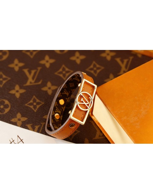 Lv Bracelet Product Code：X-LI-LV-59616When confirming stock and placing an order on whatsapp, please tell us the Product Code