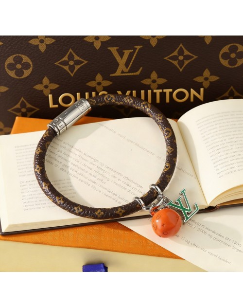 Lv Bracelet Product Code：X-LI-LV-59617When confirming stock and placing an order on whatsapp, please tell us the Product Code