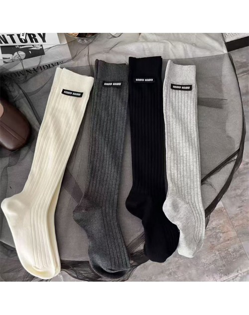MiuMiu Socks Product Code：X-LI-MIU-58843When confirming stock and placing an order on whatsapp, please tell us the Product Code
