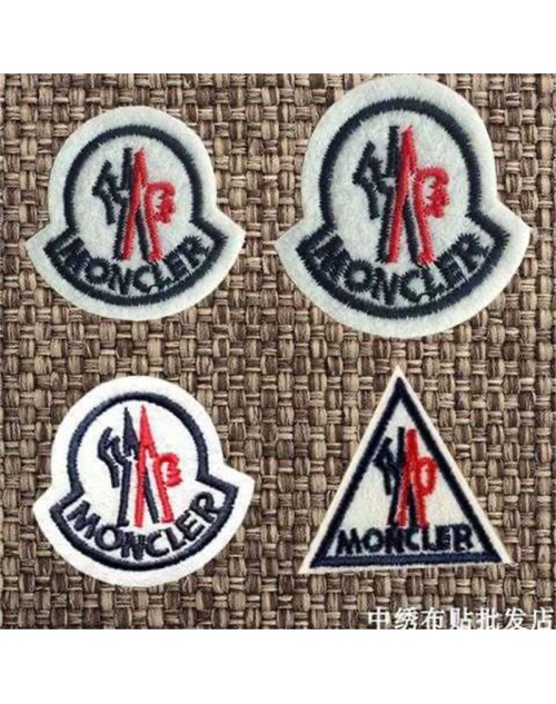 Moncler Towel Product Code：X-LI-MON-58870When confirming stock and placing an order on whatsapp, please tell us the Product Code