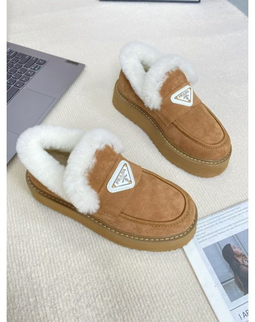 Prada Scarf Product Code：X-LI-PRA-58948When confirming stock and placing an order on whatsapp, please tell us the Product Code